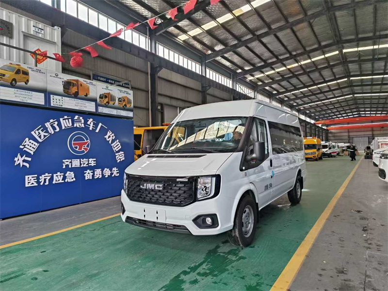 江鈴福順中軸中頂監(jiān)護型救護車